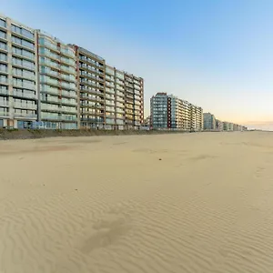https://10-hoog-aan-zee.ostend-hotel.net